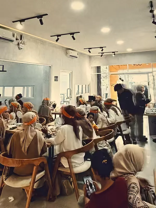 Kelas kecantikan dengan banyak peserta di Eloka Kolaka